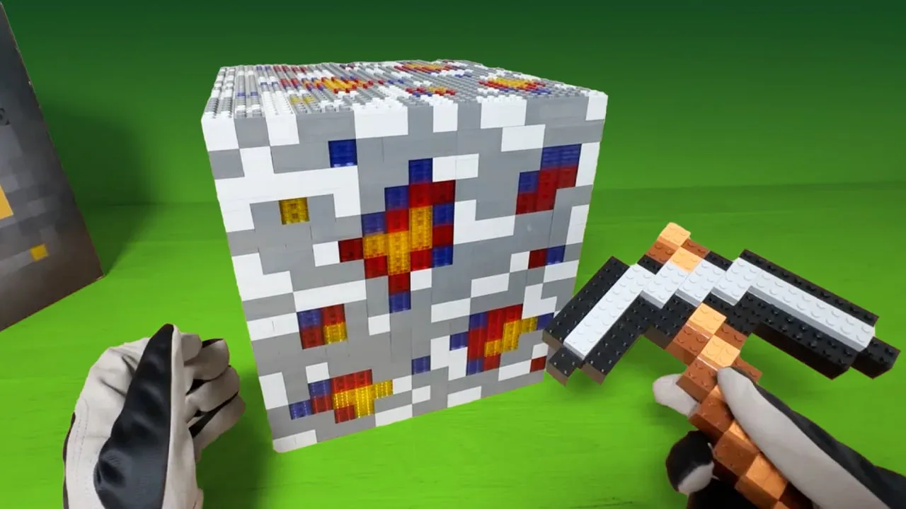 The LEGO Brickerite Ore block, just waiting to be broken!