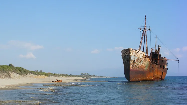 Image 85: A real-world shipwreck.